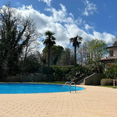 New Garda Golf With Pool And Private Garden Villa